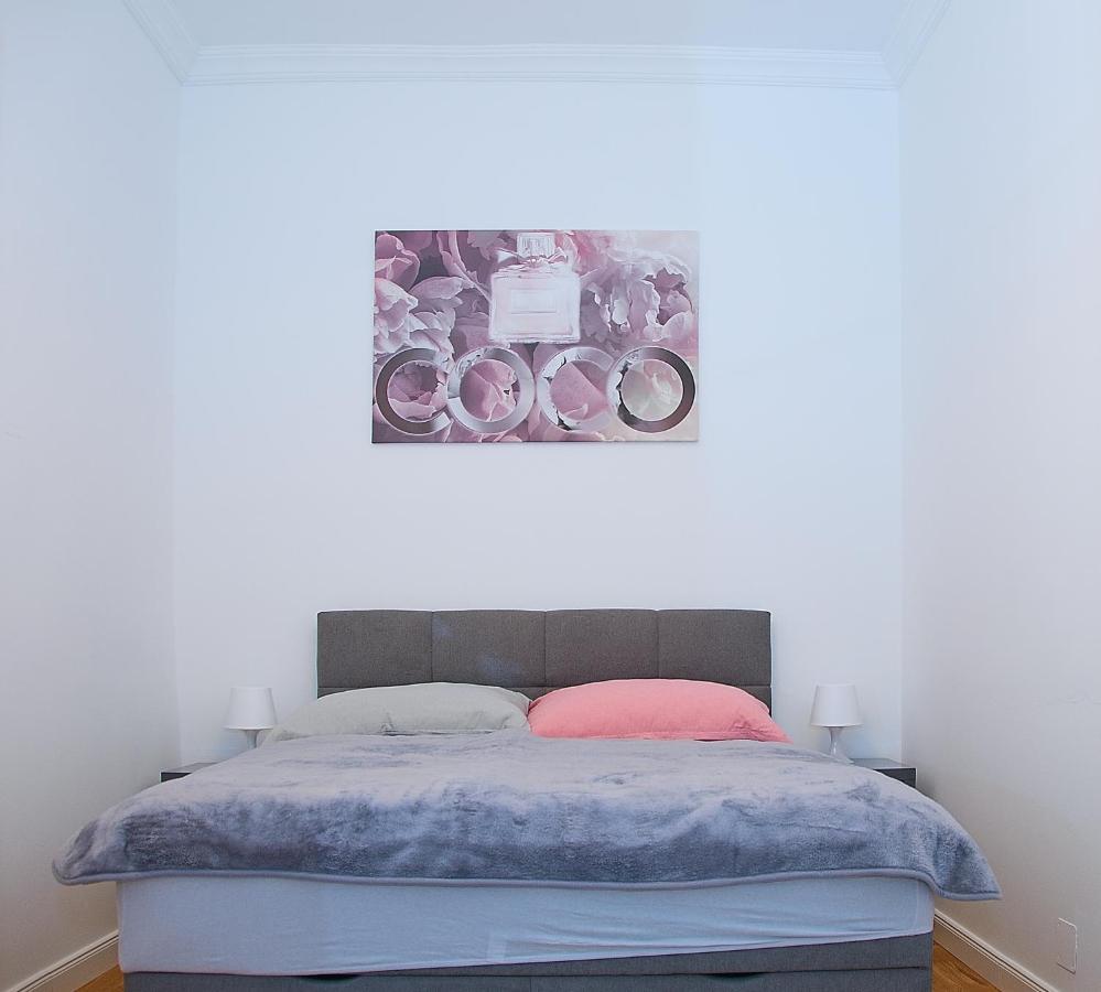 Pink Lotus Apartment Wenen Buitenkant foto